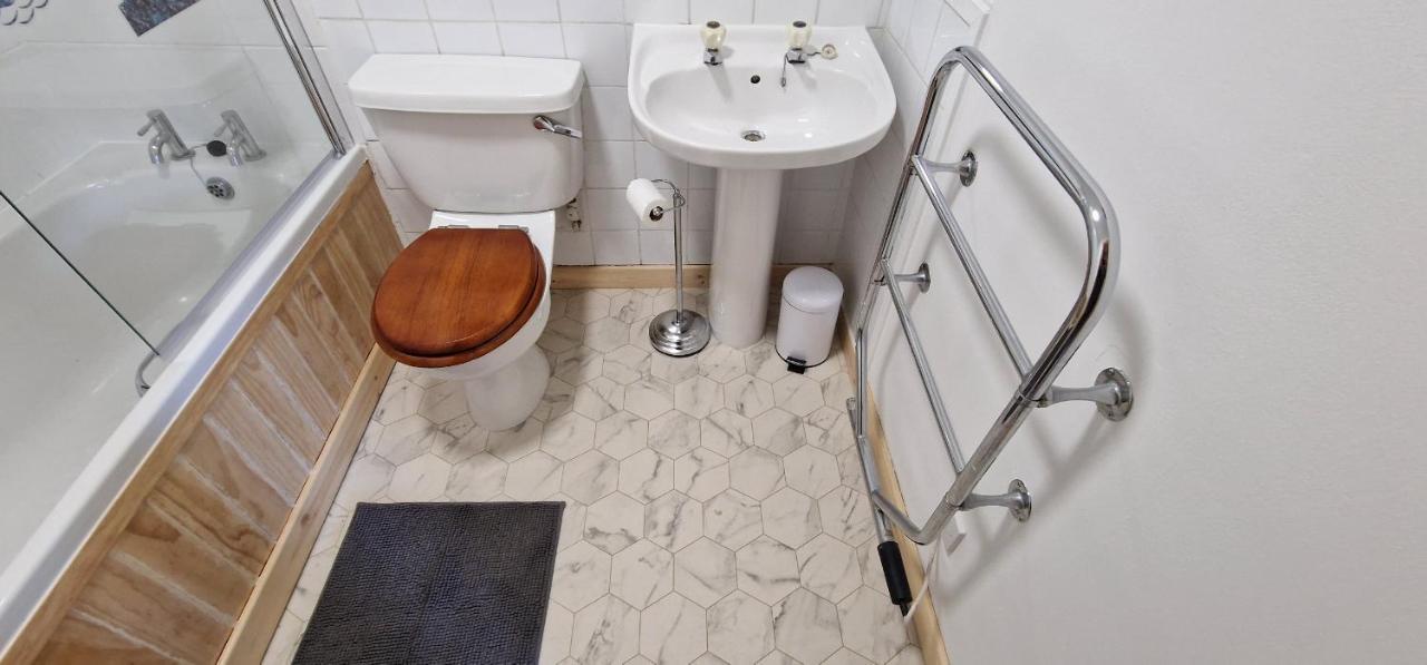 Apartment Colin Young Place