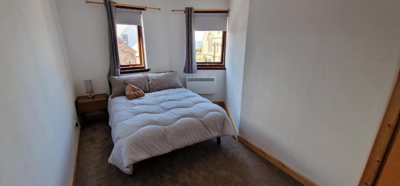 Apartment Colin Young Place *